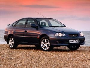 Toyota Avensis Hatchback 1997 года (UK)